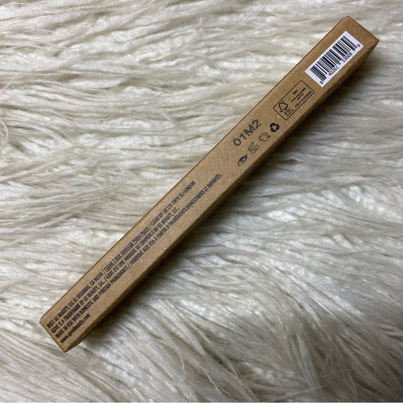 GXVE BY GWEN STEFANI Line It Up Clean 24-Hr Gel Pencil Waterproof Eyeliner - Picture 2 of 2